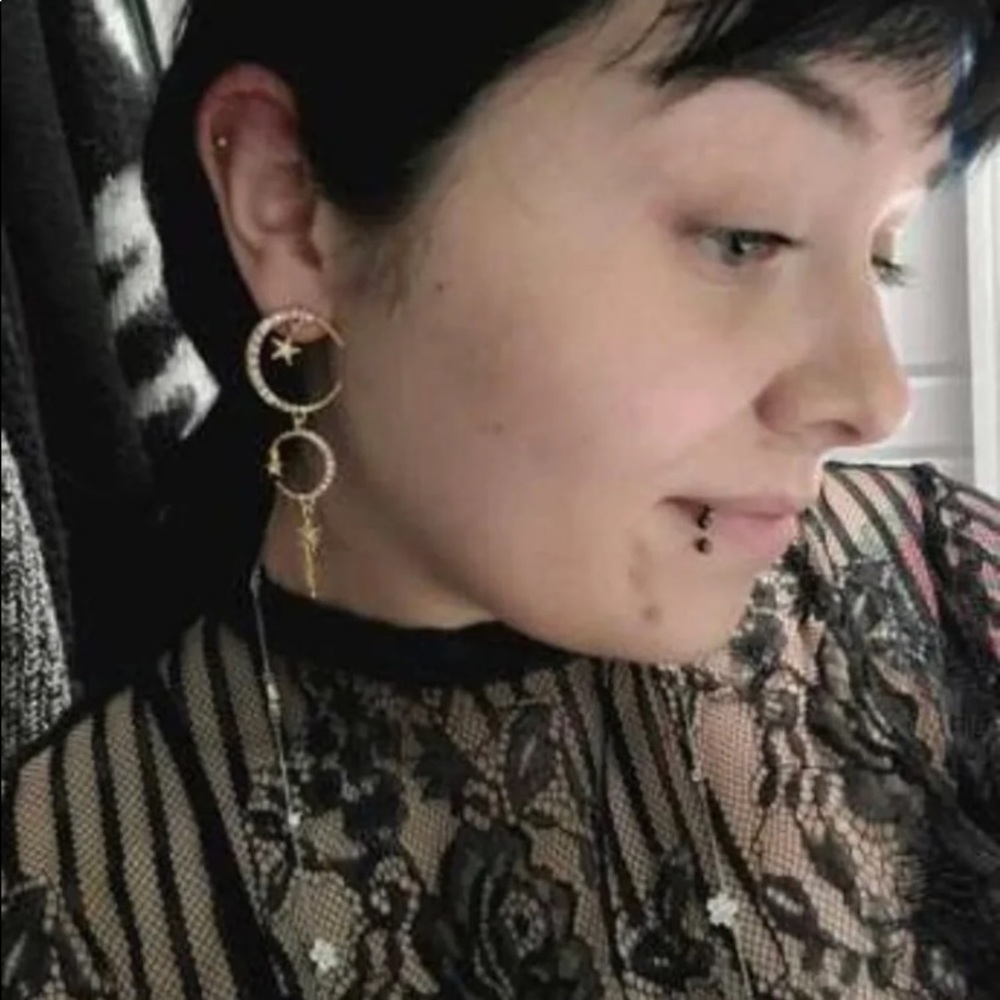 Earrings - Picture 4 of 6